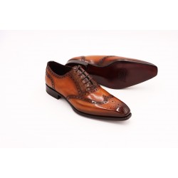 Raffaele D'Amelio tan old brown brogue