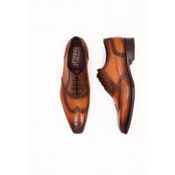 Raffaele D'Amelio tan old brown brogue